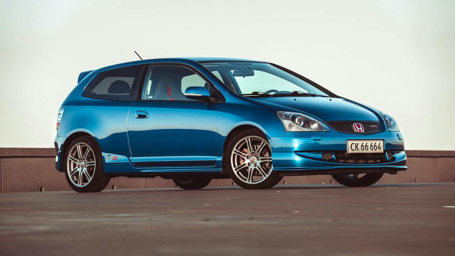 ホンダ シビックタイプR FL5の維持費は年間いくら？内訳と節約術を徹底解説【2026年版】